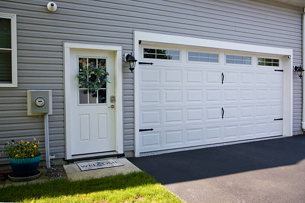 24/7 Emergency Garage Door Panel Replacement experts in Washington, IA